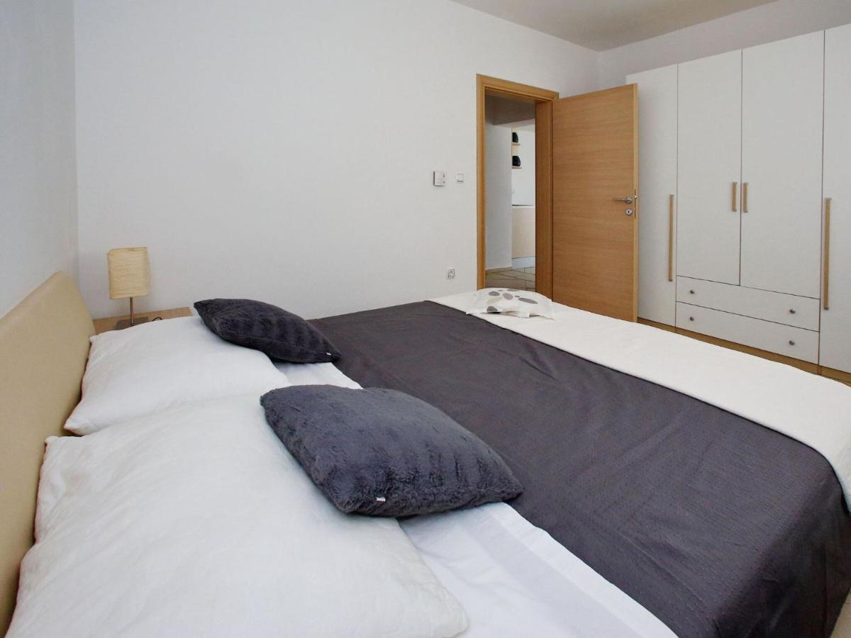 Sun-Kissed Apartment In Bibinje With Garden Rom bilde