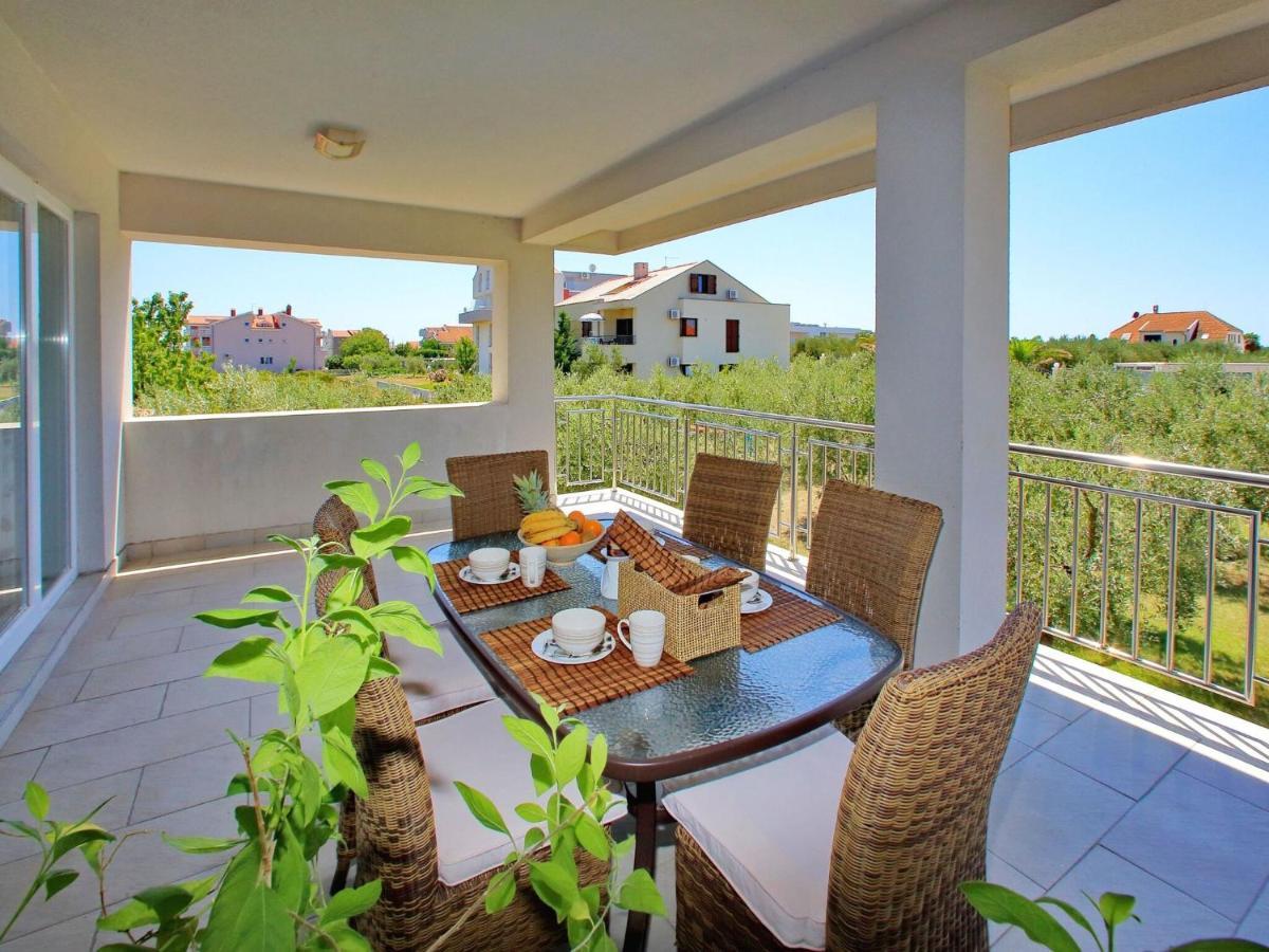 Sun-Kissed Apartment In Bibinje With Garden Rom bilde